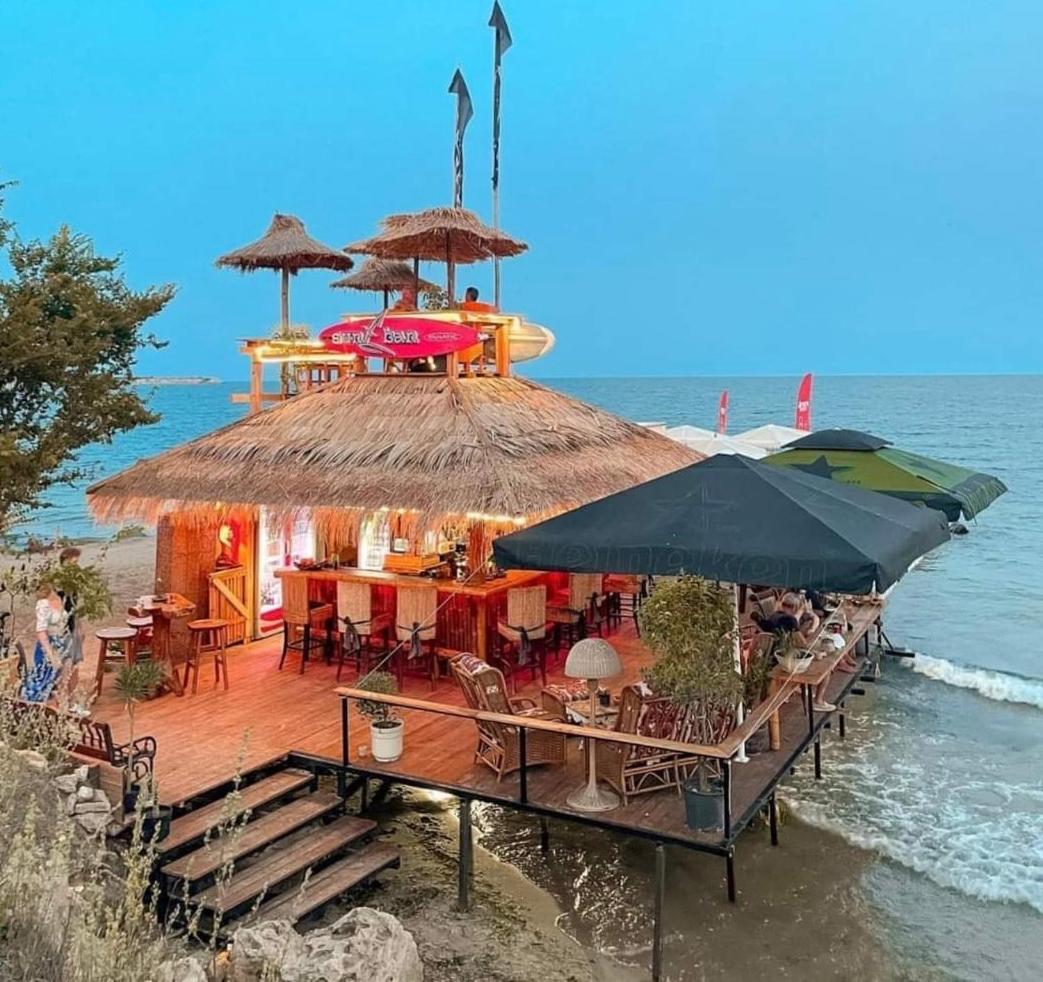 Oazis Cozy Beach Apartment ラヴダ エクステリア 写真