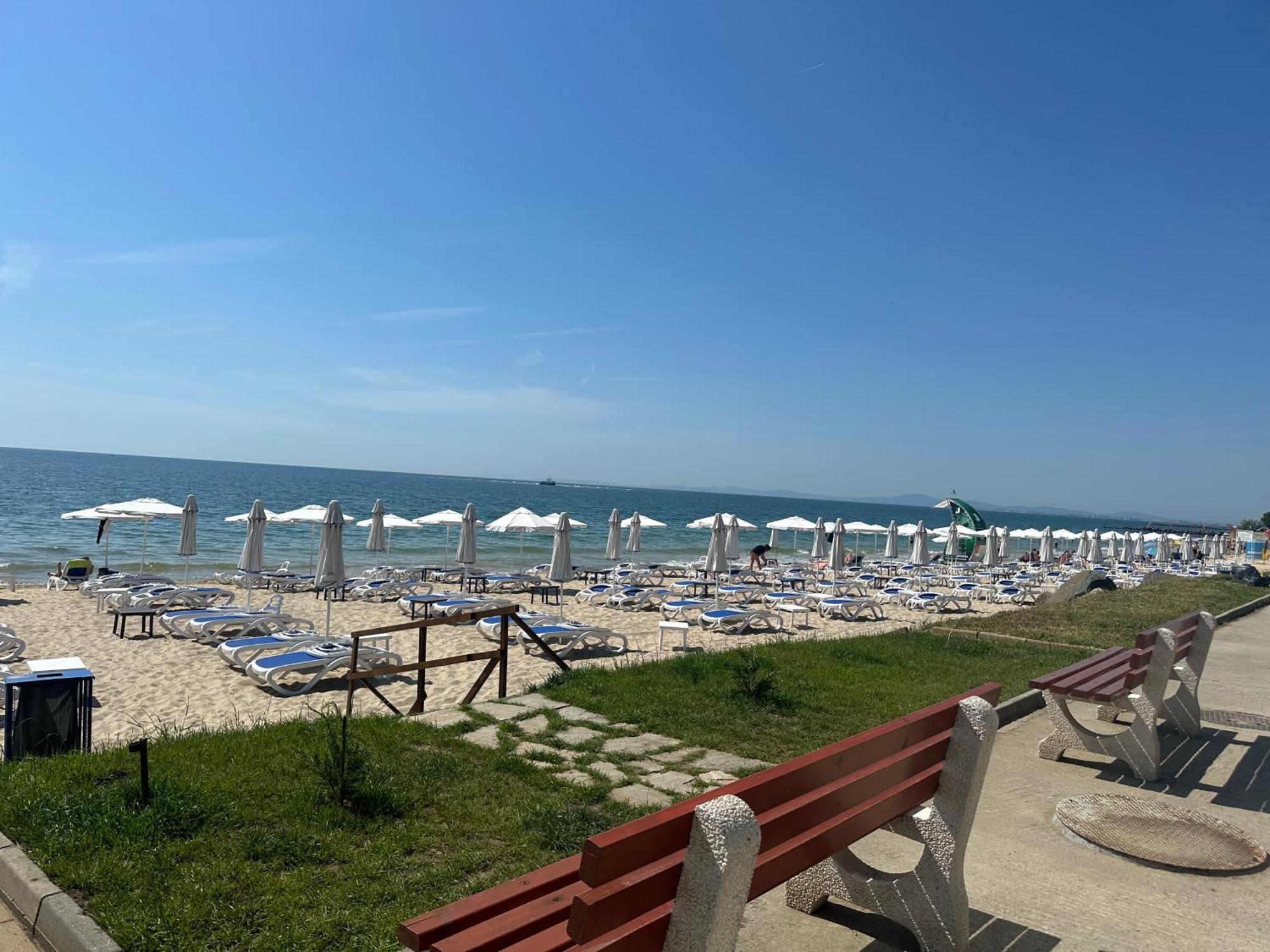 Oazis Cozy Beach Apartment ラヴダ エクステリア 写真