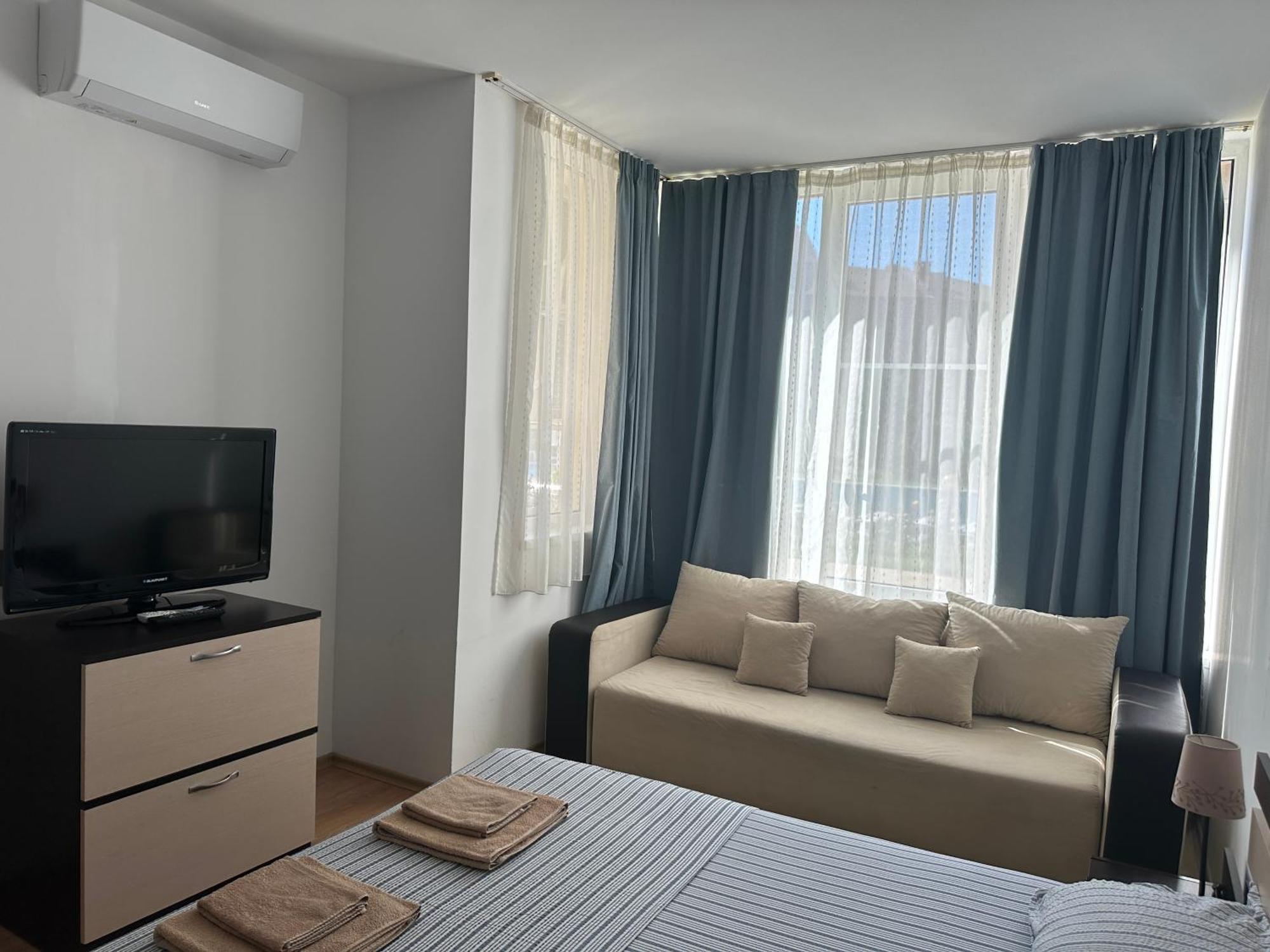 Oazis Cozy Beach Apartment ラヴダ エクステリア 写真
