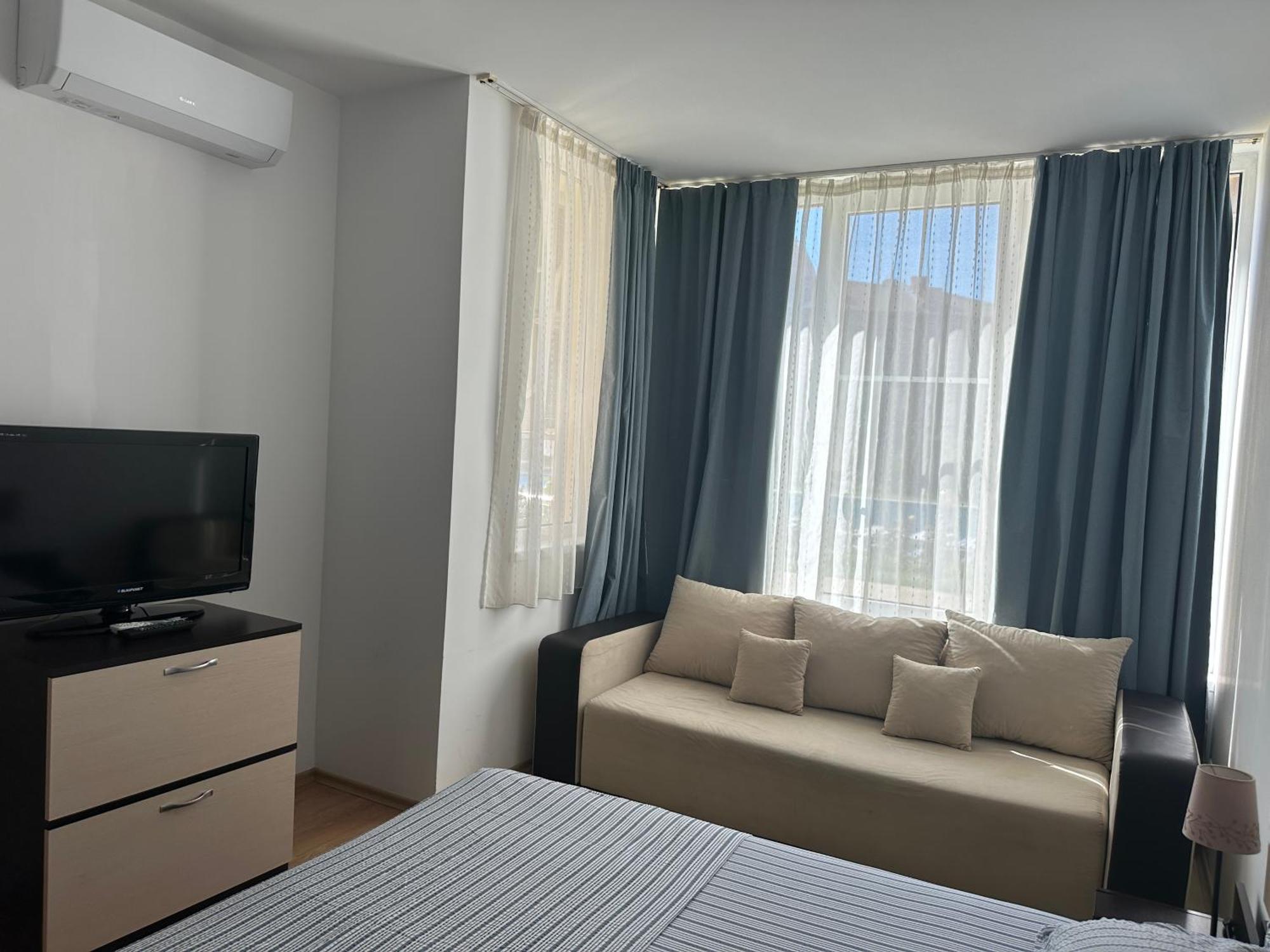 Oazis Cozy Beach Apartment ラヴダ エクステリア 写真